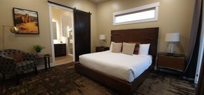 3 bedrooms, iron/ironing board, travel cot, WiFi - Sage Creek Resort - Moab Condo F12 "Stunning Pool" (Moab)