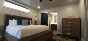 3 habitaciones, tabla de planchar con plancha, cuna de viaje y wifi