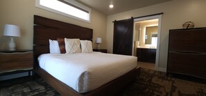 3 bedrooms, iron/ironing board, WiFi, bed sheets - SageCreek Moab - Condo F7 - "Heated Pool - HotTub" (Moab)