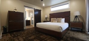 6 bedrooms, iron/ironing board, travel crib, WiFi - F1&F4: Sage Creek 2 Unit Rental - Pool | Hot Tubs (Moab)