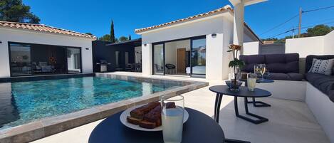 室外泳池、暖水池