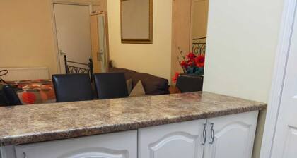 Paradise Apartment- Female Only