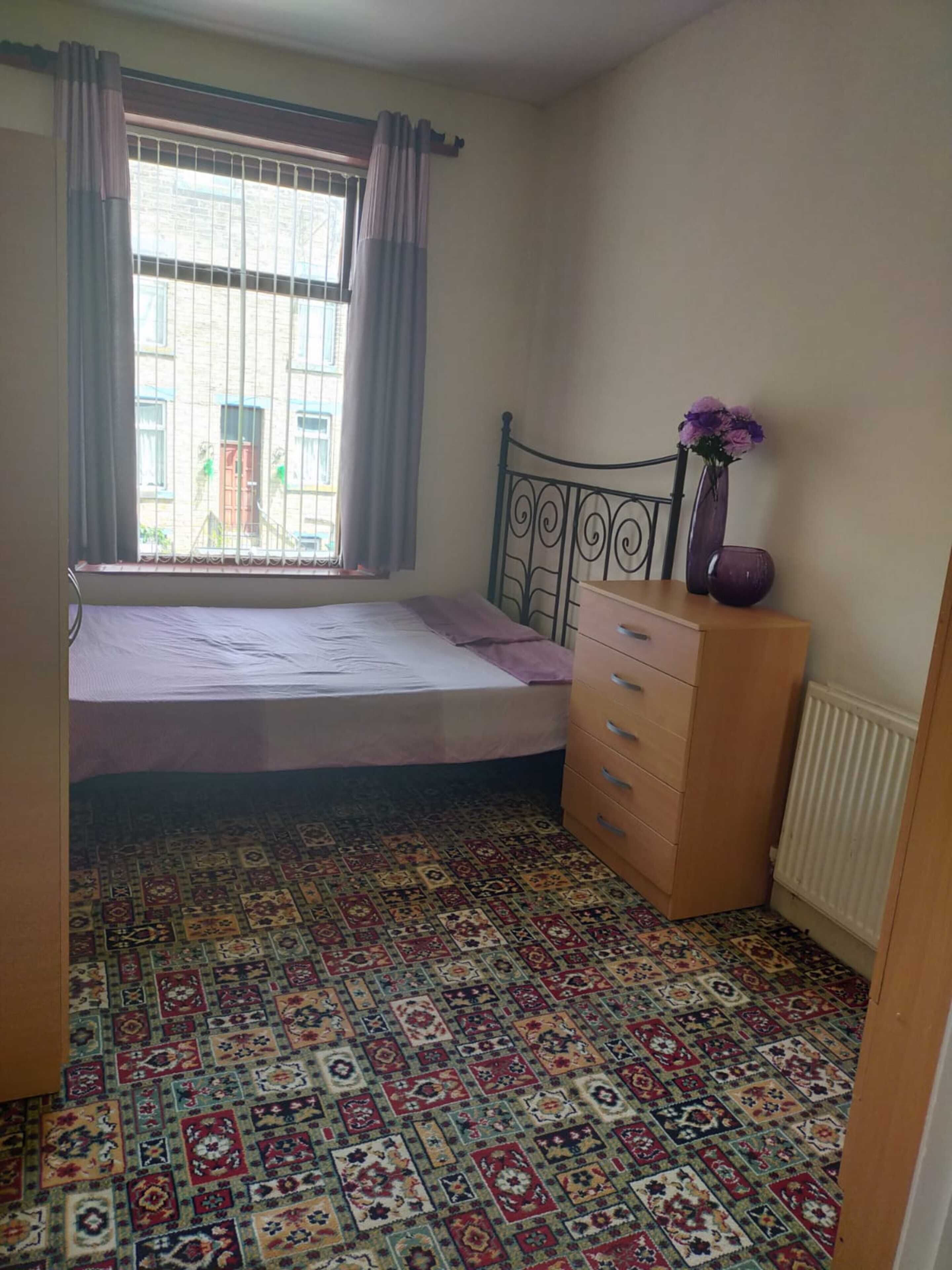 standard studio, 1 double bed (double) | desk, free wired internet, bed sheets