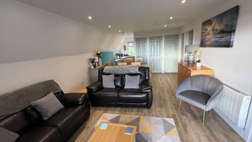 Smart-tv, videospil, dvd-afspiller, bøger