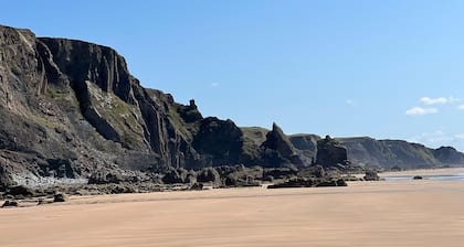 Coombe View Cornwall Holiday Lodge Near Bude. Sea Views. Large Patio Sleeps 6.