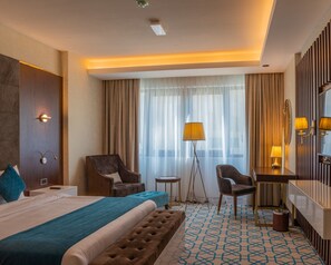 Standard Room | Meja, kalis bunyi, seterika/papan seterika, Wi-fi percuma 