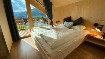 4 Schlafzimmer, Schreibtisch, Bügeleisen/Bügelbrett, kostenloses WLAN