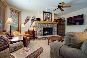 TV, fireplace