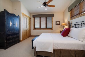 5 Schlafzimmer, Bügeleisen/Bügelbrett, WLAN, Bettwäsche