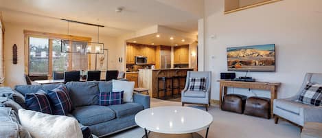 TV, fireplace