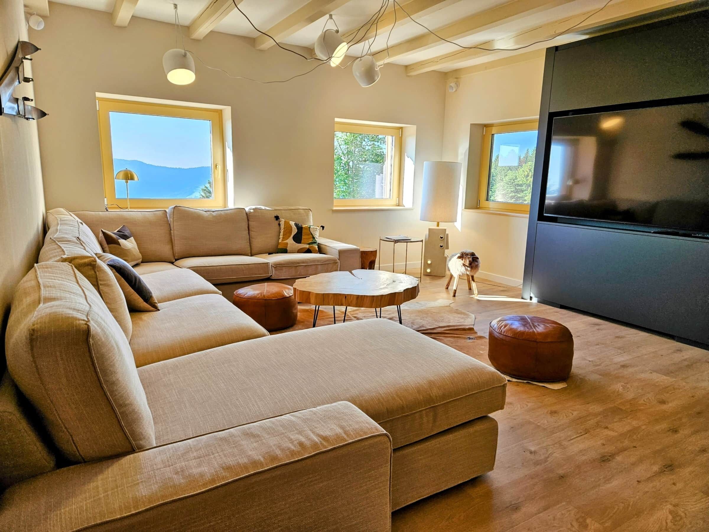 TV, fireplace, stereo