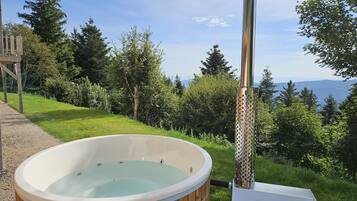 Bain à remous extérieur