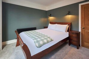 2 bedrooms, iron/ironing board, free WiFi, bed sheets - Host & Stay | Fauna (Whitby)