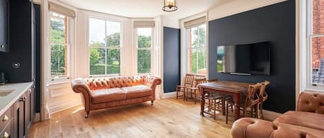 テレビ、書斎 / ワークスペース