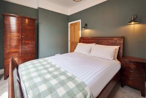 2 habitaciones, tabla de planchar con plancha y wifi gratis 