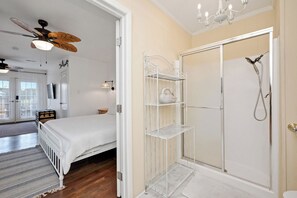 3 Schlafzimmer, Bügeleisen/Bügelbrett, Reisekinderbett, Internetzugang