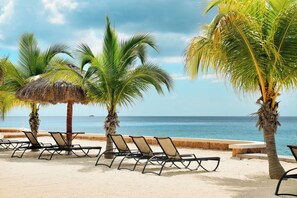 On the beach - Oceanfront Oasis at Peninsula Grand 13B (San Miguel de Cozumel)