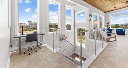 Icing On The Cape: Modern Finishes, Golf Simulator, Private Pool, Great Views!