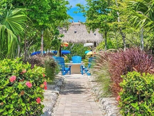 Terrace/patio - WATER FRONT LOCATION WITH GREAT LOCATION TO KEY WEST. (KEY WEST)