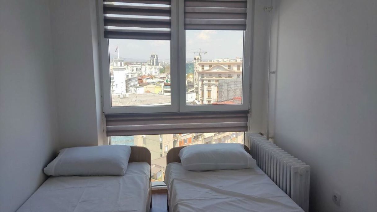 1 bedroom, bed sheets