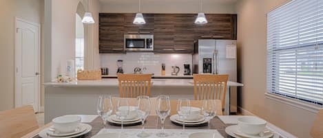 House, 3 Bedrooms | Dining