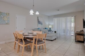 Casa, 3 habitaciones | Restaurantes