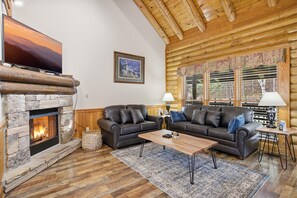 Cabin, 2 Bedrooms | Living area