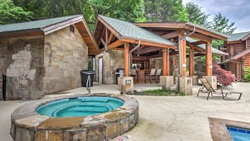 Cabin, 2 Bedrooms | Outdoor spa tub