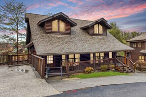 Cabin, 2 Bedrooms | Exterior - Golf View 2 Bedroom Cabin by RedAwning (Pigeon Forge)