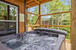 Cabin, 3 Bedrooms | Outdoor spa tub