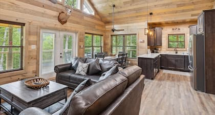 Antler Ridge 3 Bedroom Cabin by RedAwning