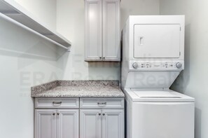 Condo, 1 Bedroom | Interior - 391 S Fletcher Ave D 1 Bedroom Condo by RedAwning (Fernandina Beach)