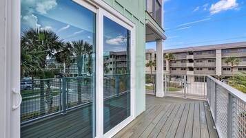 Townhome, 4 Bedrooms | Property grounds