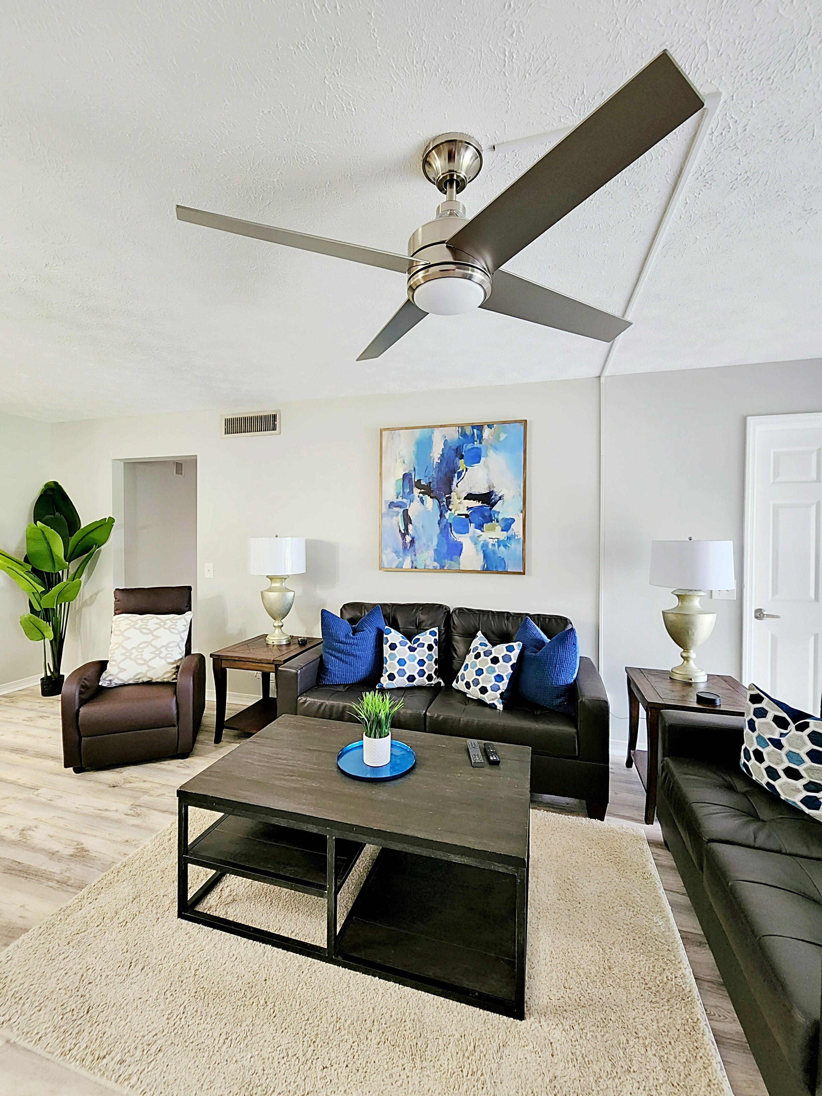 Luxury Townhouse Style Condo in Bay Point, Golf Course View, 5 Minutes To Beach