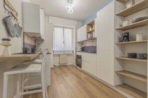 Frigorifero, microonde, forno, lavastoviglie
