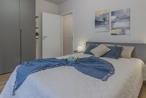 2 chambres, fer et planche à repasser, Wi-Fi gratuit, draps fournis