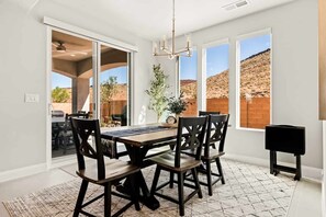 Dining - Whose Your Caddy? 5 Bedroom Home (Washington)
