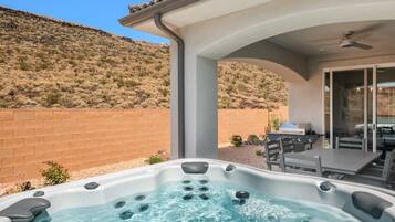 House, 5 Bedrooms | Property grounds