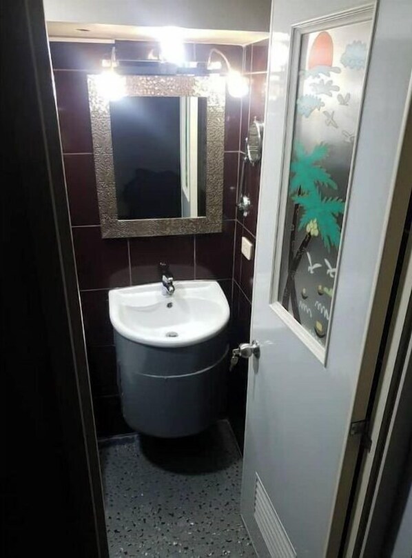 Bidet, towels, soap, shampoo