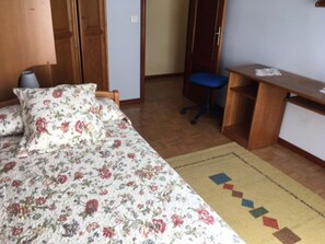 3 Schlafzimmer, Reisekinderbett, Bettwäsche