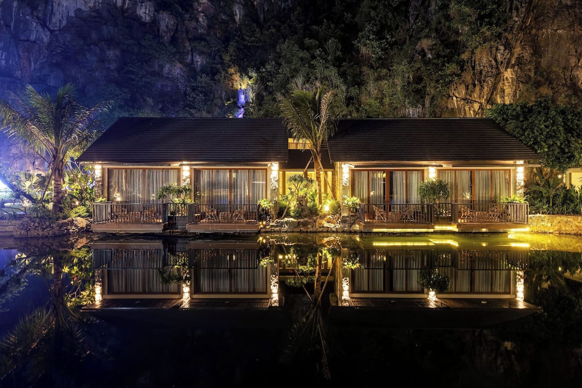 ห้องพรีเมียร์ดับเบิล, 1 ห้องนอน, ปลอดบุ  หรี่, วิวทะเลสาบ | เครื่องนอนระดับพรีเมียม, มินิบาร์, ตู้นิรภัยในห้องพัก, โต๊ะทำงาน