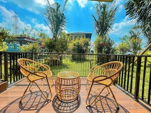 2 bedrooms, premium bedding, minibar, in-room safe