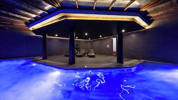 Piscina coperta, piscina all'aperto