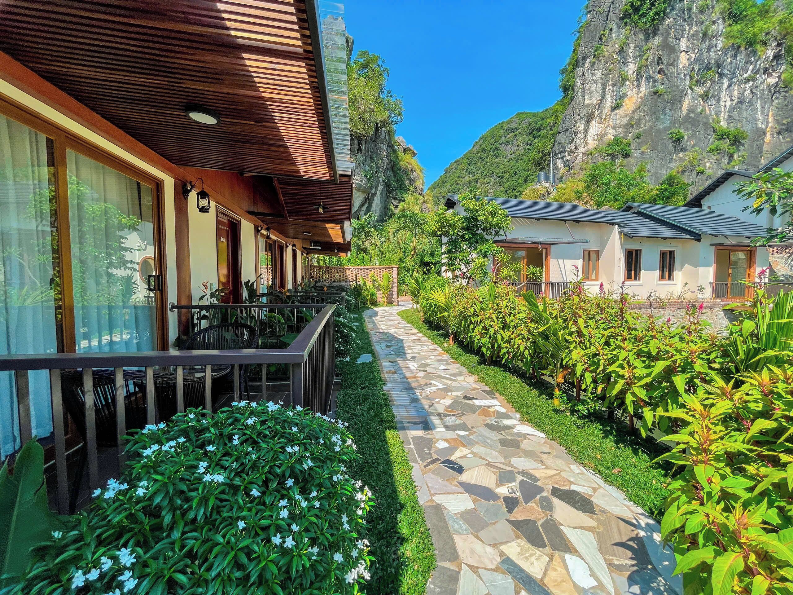 Deluxe Triple Room, Garden View | Terrace/patio