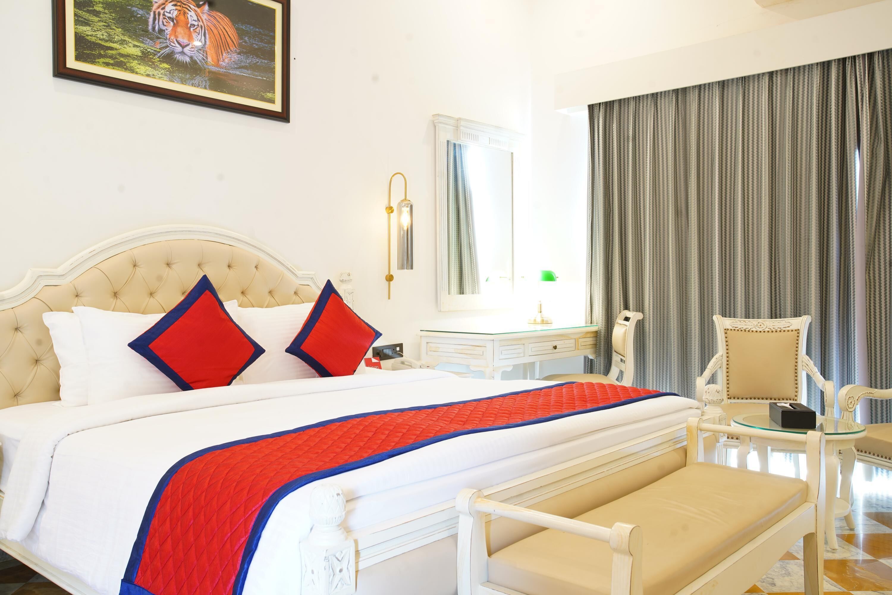 Executive Double Room | Premium bedding, minibar, in-room safe, desk