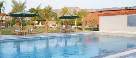 Indoor pool, outdoor pool