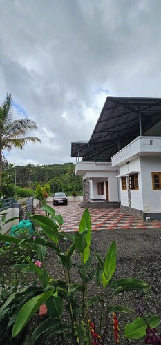 Homestay With Awesome Views and Lovely Stay for Your Family