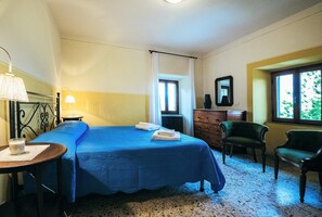 8 camere, ferro/asse da stiro, culla da viaggio, Wi-Fi gratuito