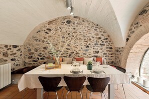 Dining - Garriguella- Roses – Pool Costa Brava House (Garriguella)