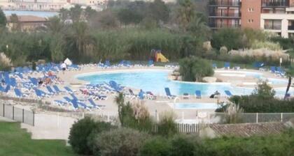 Les Marines De Gassin, Plage Ă Pied et Piscine Lagon